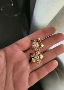Prettiest Flower Stud