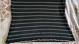 Chic Striped Black &amp; White Knit Tshirt
