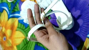 White Flower Sandals