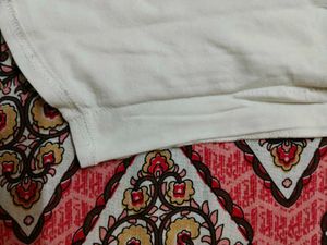 Levi's Cream T-Shirt