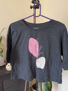 Gray Graphic Print Crop Tee
