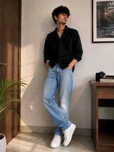 Men's Light Wash Relaxed Fit Jeans