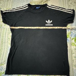 Adidas T-Shirt