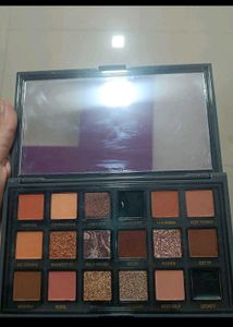 Huda Beauty Eyeshadow Palette