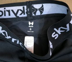 Skyria Brand Black Jaggings