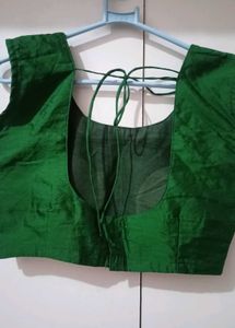 Green Tie-Dye Saree with Gold Accents