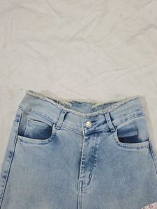 Light Wash Cropped Jeans