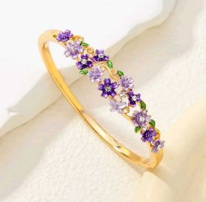Vintage Enamel flower bangle