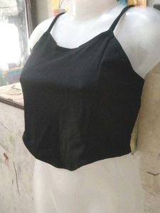 crop top black colour sleeveless