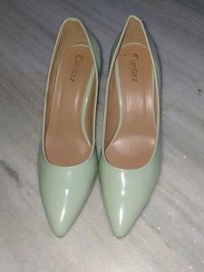 Girls Heels Belly