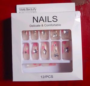 Chic Press-On Nails Set