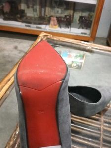 Elegant Gray Pointed Heels