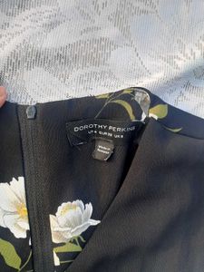DOROTHY PERKINS Black floral playsuit