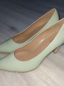 Girls Heels Belly