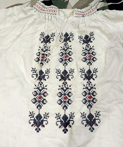 Embroidered White Cotton Kurta