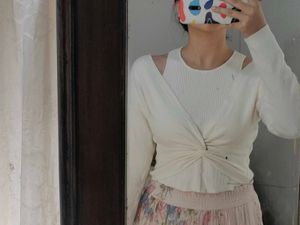 White Twist Front Top