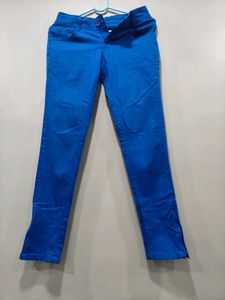 Its ankle Length Trousers