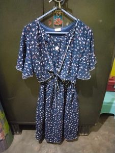 Chic Navy Floral Print Dress