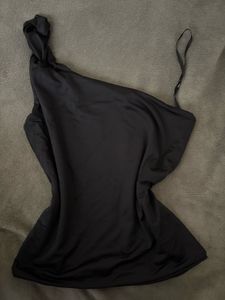 forever 21 Black One-Shoulder Top
