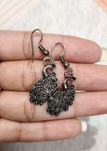 7 Pairs Of Earrings