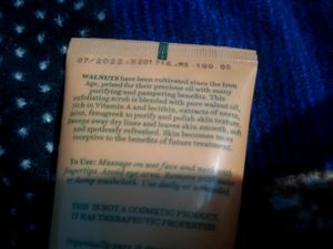 Biotique Walnut Explfoliating And Polishing Scrub