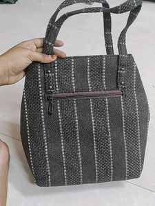 Chic Striped Tote Bag with Pouch