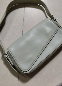 Zar Shoulder Bag