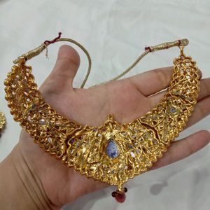 Kundan Set With Tika And Earnings
