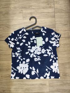 H&amp;M Floral Textured Top - S
