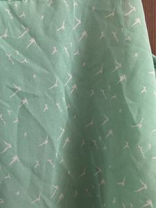 Pretty Sleeveless Top With Buttons At Back
