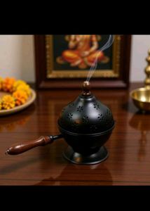 Sale 💰🎈🎈. Vintage Incense Burner