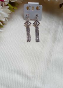 🖤Elegant Black Floral &amp; Crystal Drop Earrings💫