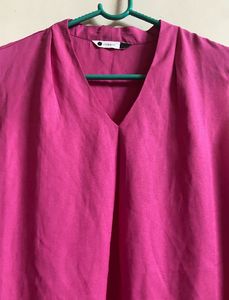 Hot Pink Sleeveless V-Neck Top . size - L