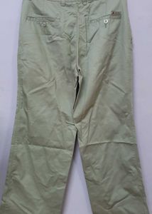 Classic Khaki pants