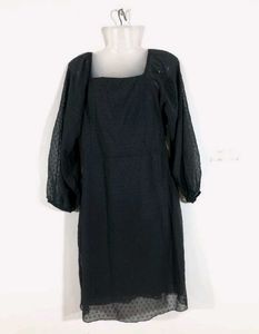 Chic Black Dress 🖤🛒