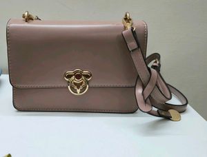 Elegant Pink Crossbody Handbag