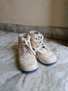 Stylish Mid-Top Sneakers