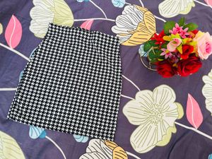 Houndstooth Mini Skirt