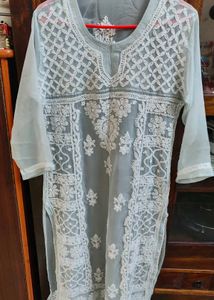 Women Chikankari Embroidered Straight Kurta
