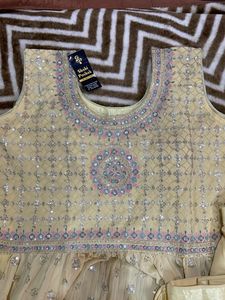 SALE New Elegant Embroidered Yellow Kurta Se