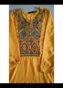 Mustard yellow 💛 Embroidered Kurta