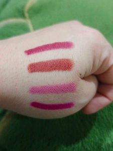 Set of 4 Fab Look Lipsticks