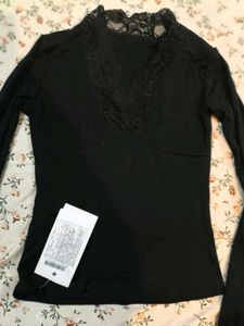 y2k grunge lace top 🗝️
