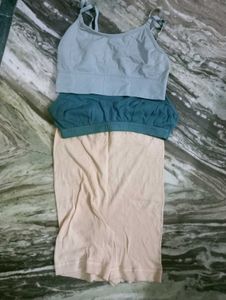 Comfortable Sports Bra and Tank Top Set