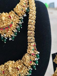 Exquisite Gold Temple Jewellery Set