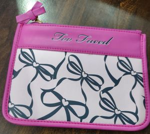 Too Faced Bow Pouch