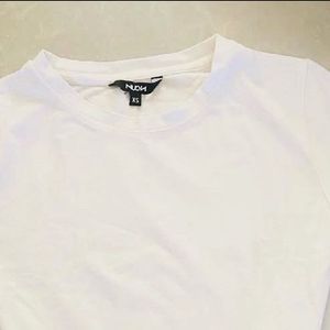 nuon essential white tee