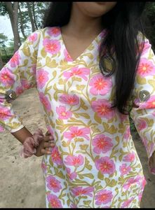 Floral Print V-Neck Kurta