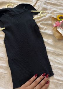 Black Ribbed Collared Sleeveless Top
