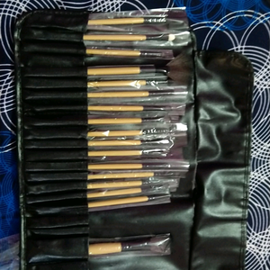 Makeup Brush Set - New in Case